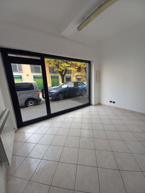 locale commerciale in affitto a Rho