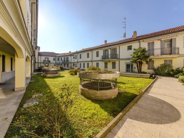 appartamento in affitto a Rho in zona Mazzo