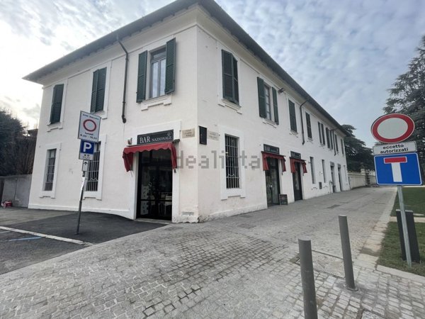 negozio in affitto a Rho