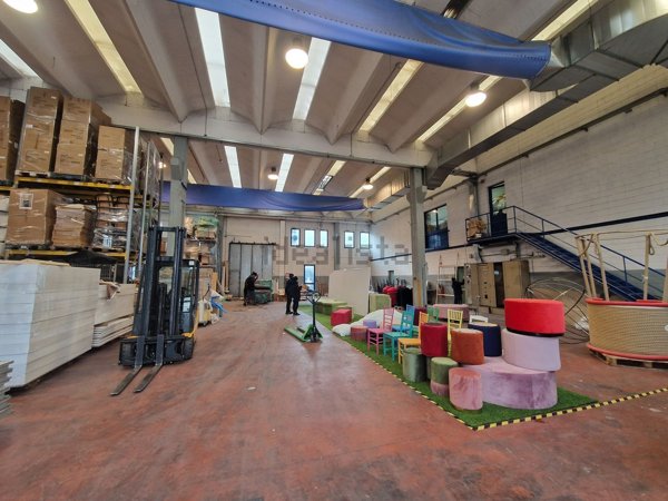 capannone in affitto a Rho in zona Ghisolfa