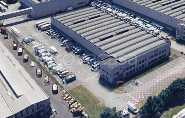 locale commerciale in affitto a Rho