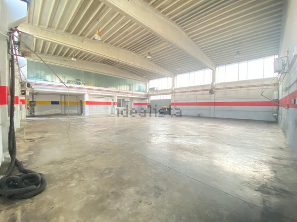 capannone in affitto a Rho