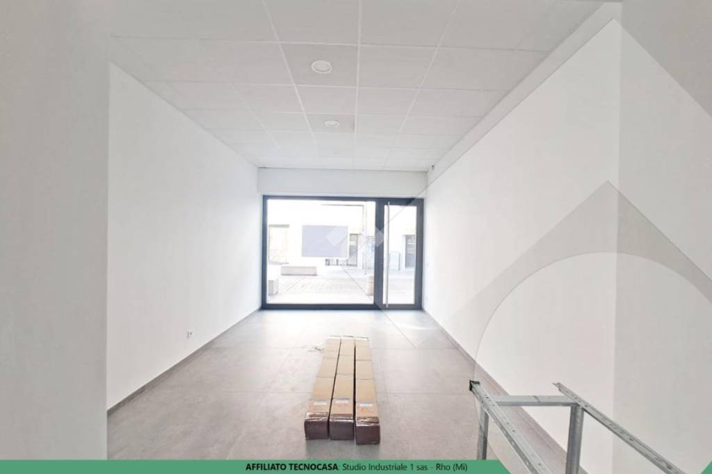 negozio in affitto a Rho