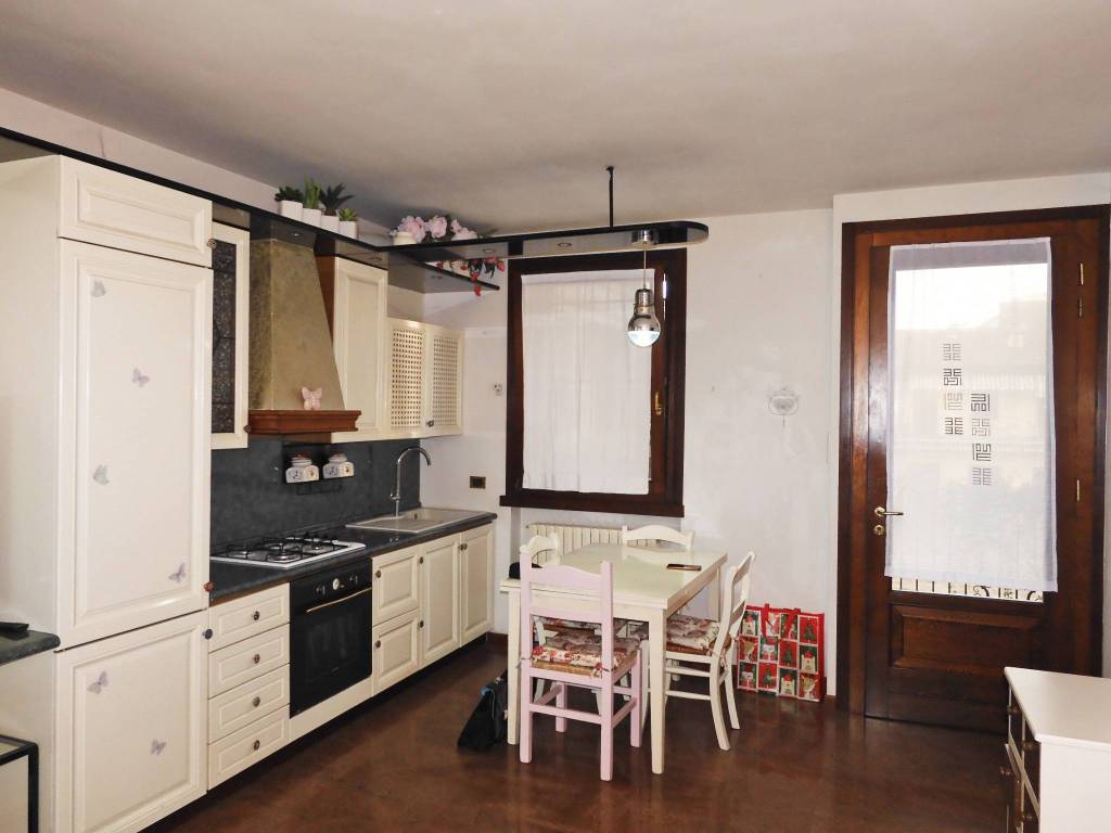 appartamento in affitto a Rho in zona Mazzo