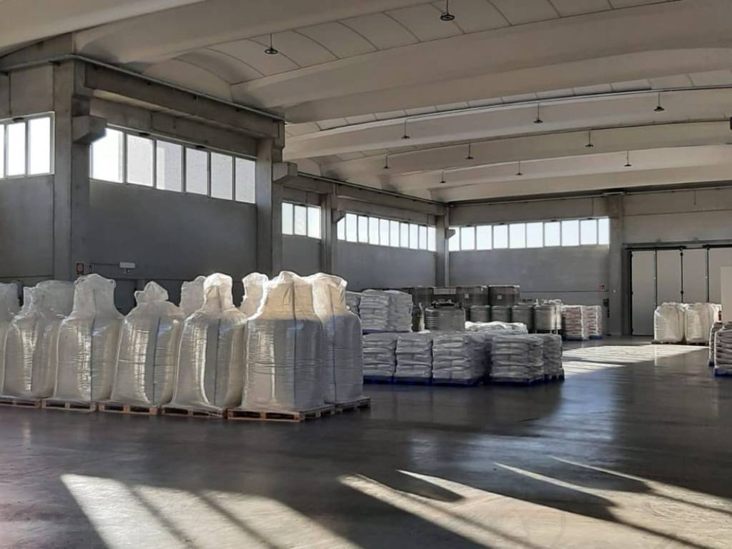 locale commerciale in affitto a Rho in zona Castellazzo