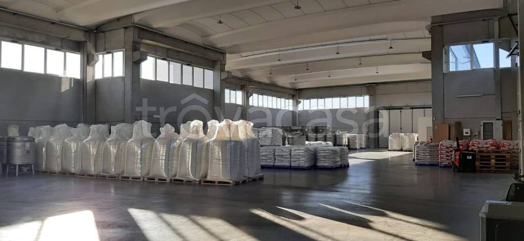 locale commerciale in affitto a Rho