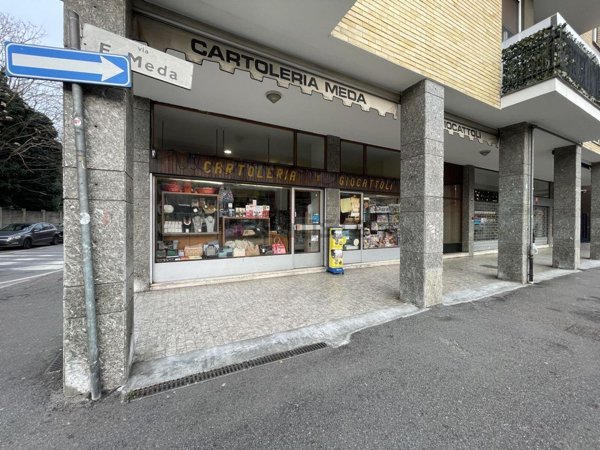 negozio in affitto a Rho