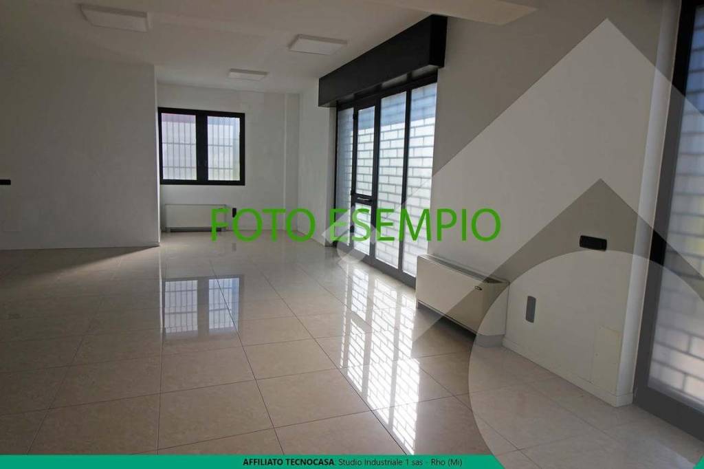 locale commerciale in affitto a Rho