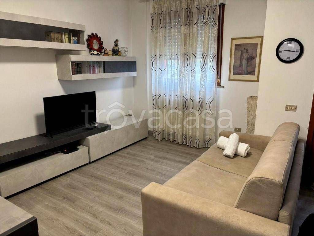 appartamento in affitto a Rho in zona Mazzo