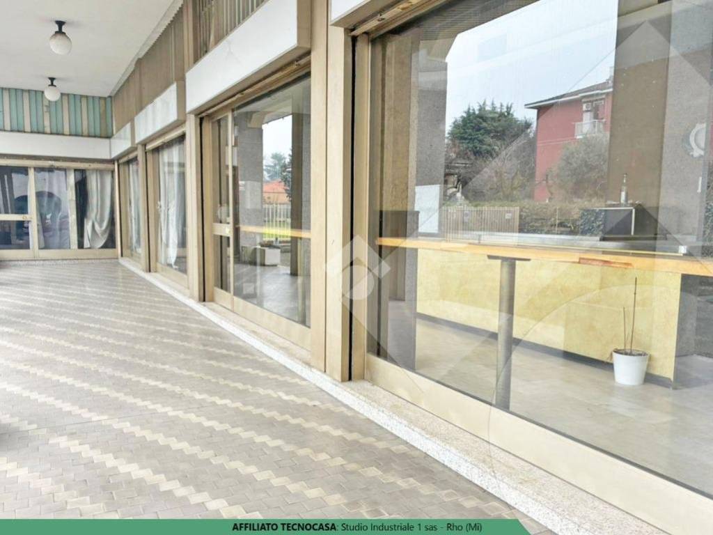 locale commerciale in affitto a Rho in zona Passirana