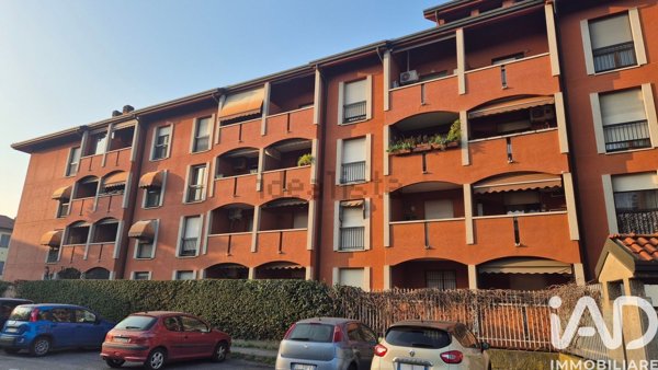 appartamento in affitto a Rho in zona Mazzo
