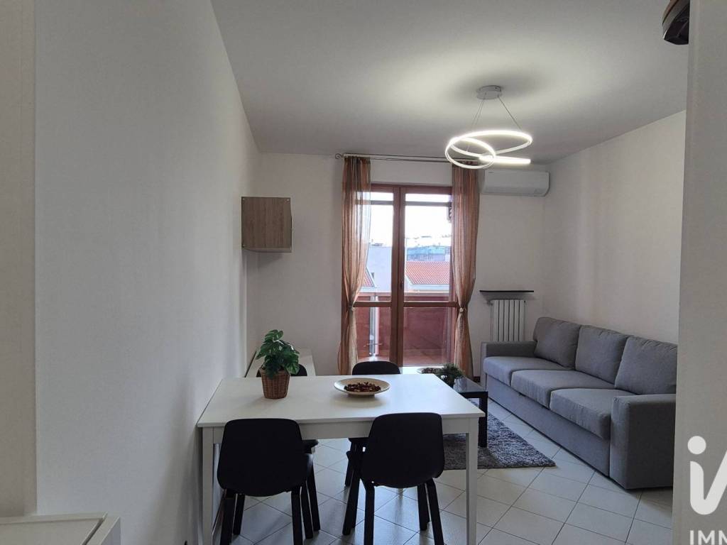 appartamento in affitto a Rho in zona Mazzo