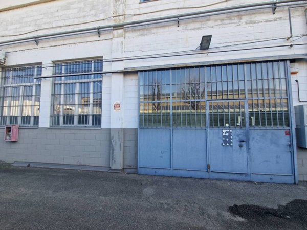 locale commerciale in affitto a Rho in zona Ghisolfa
