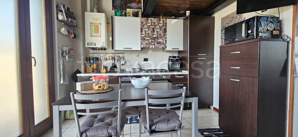 appartamento in affitto a Rho in zona Pantanedo