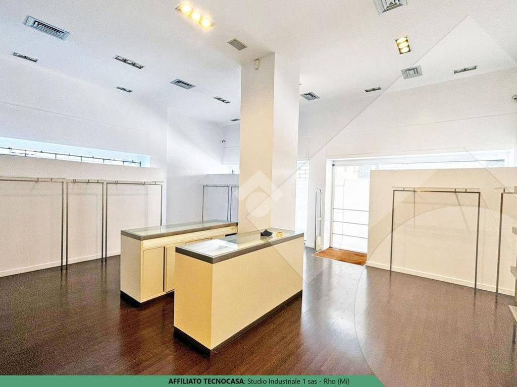 negozio in affitto a Rho