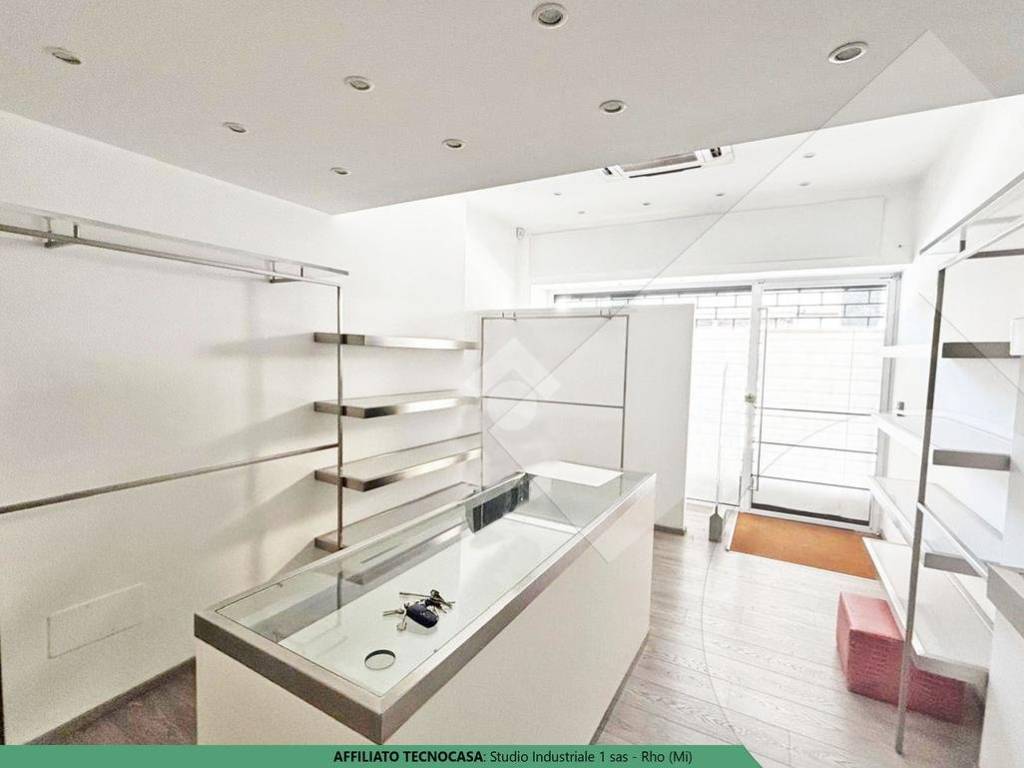 negozio in affitto a Rho