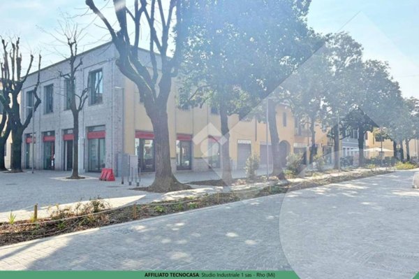 negozio in affitto a Rho