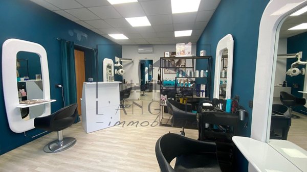 negozio in affitto a Rho