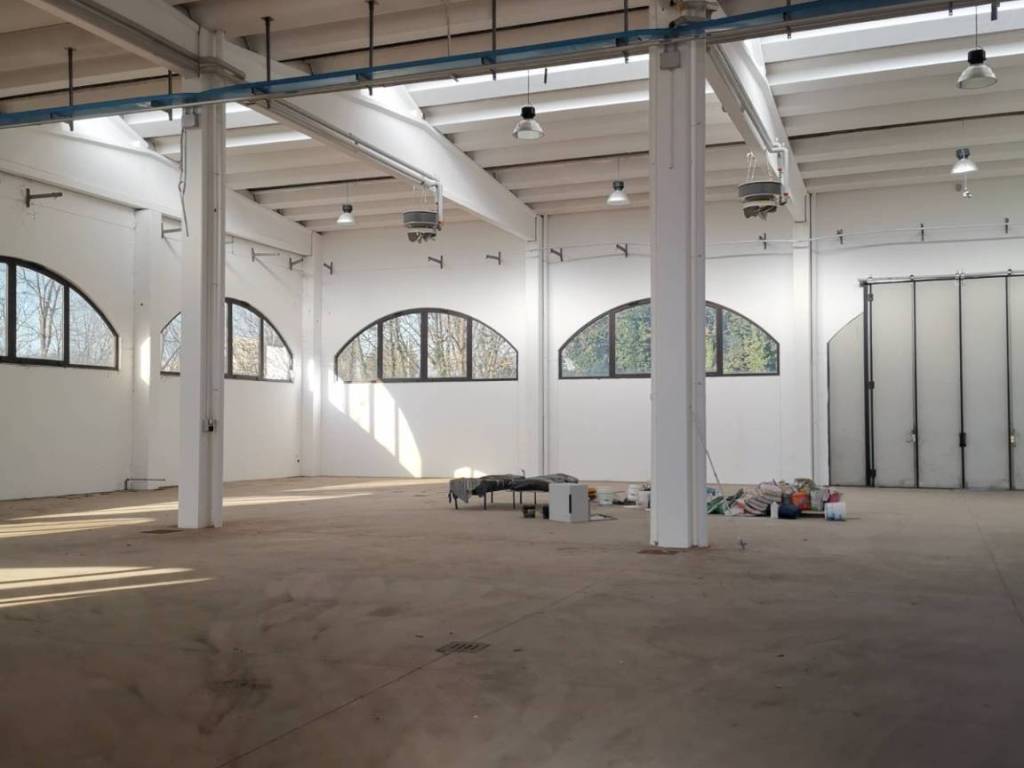 capannone in affitto a Rho in zona Biringhello