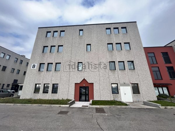 ufficio in affitto a Rho