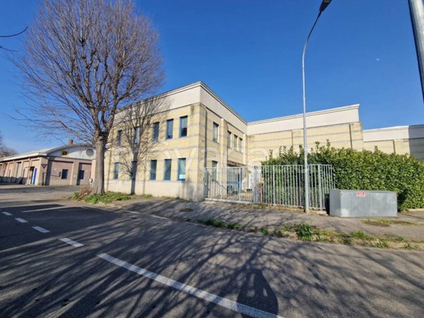 locale commerciale in affitto a Rho