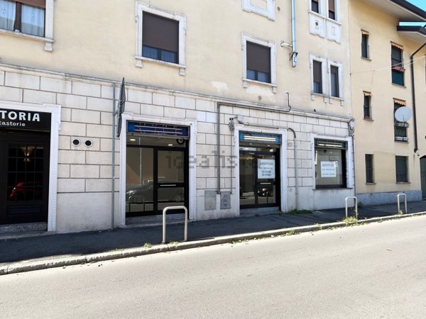 negozio in affitto a Rho