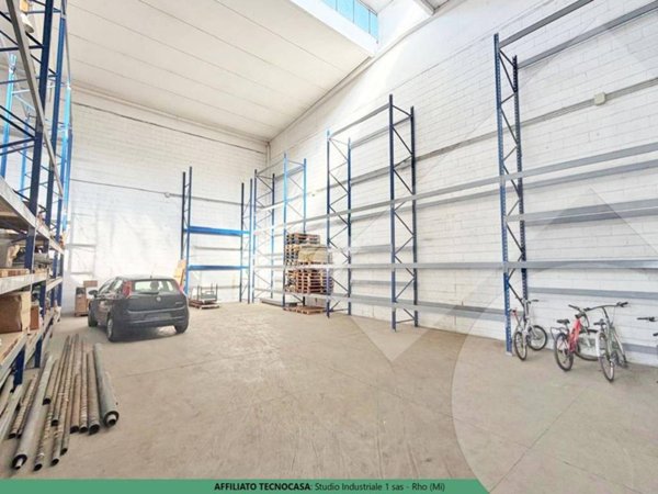 locale di sgombero in affitto a Rho in zona Pantanedo