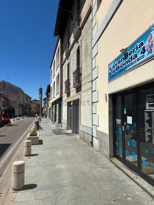 locale commerciale in affitto a Rho