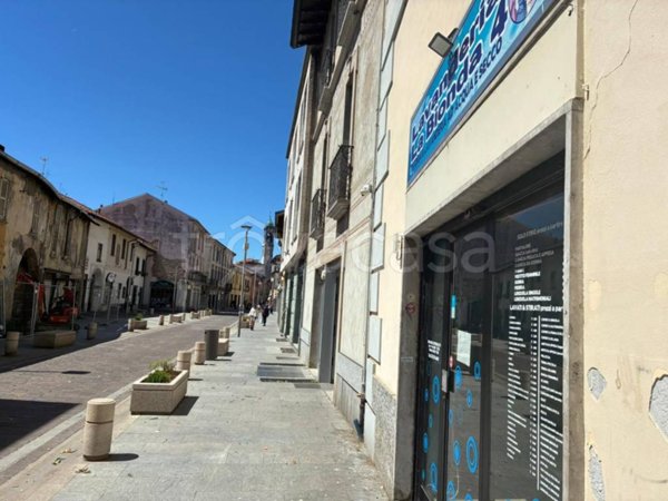 negozio in affitto a Rho