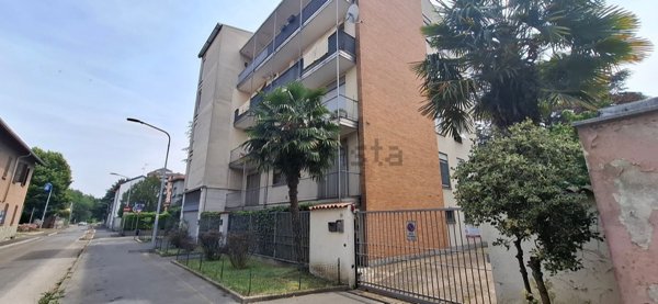 appartamento in affitto a Rho in zona Mazzo