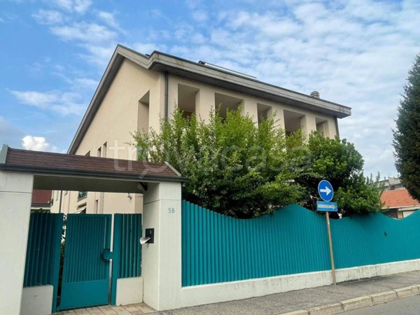 appartamento in affitto a Rho in zona Castellazzo