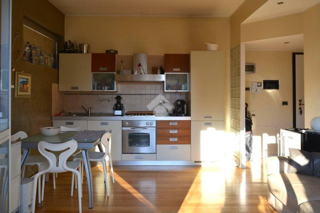 appartamento in affitto a Rho in zona Mazzo