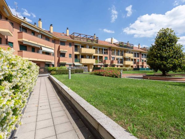 appartamento in affitto a Rho in zona Ghisolfa