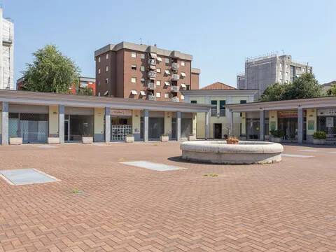 negozio in affitto a Rho