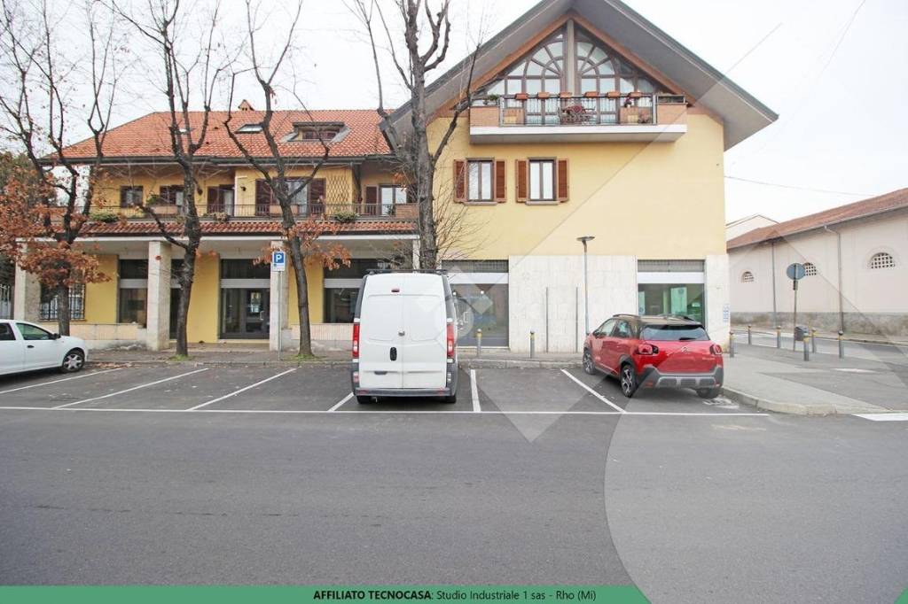 negozio in affitto a Rho in zona Mazzo