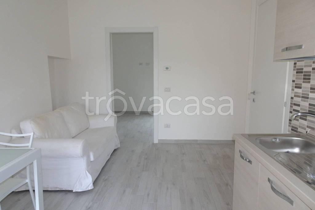 appartamento in affitto a Rho in zona Ghisolfa