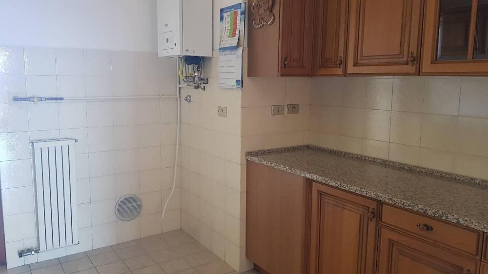 appartamento in affitto a Rho in zona Biringhello