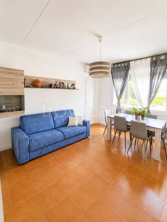 appartamento in affitto a Rho in zona Biringhello