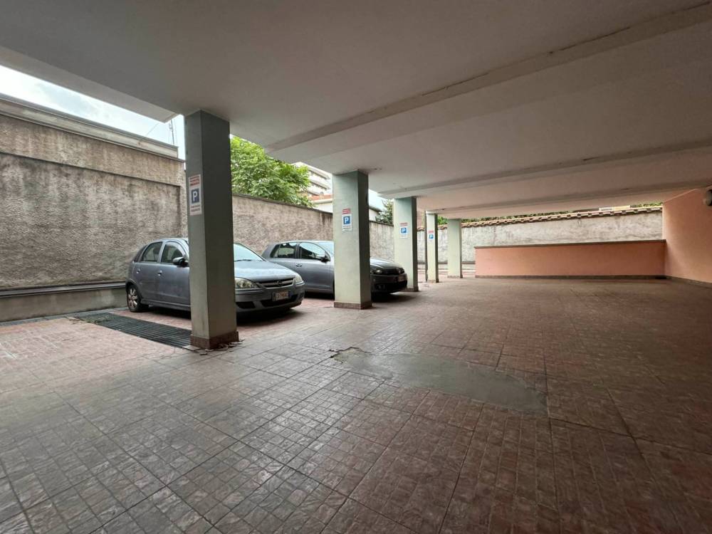 box auto in affitto a Rho