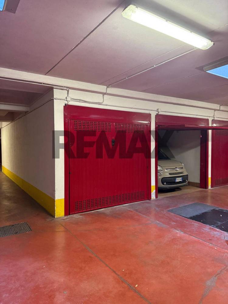 box auto in affitto a Rho