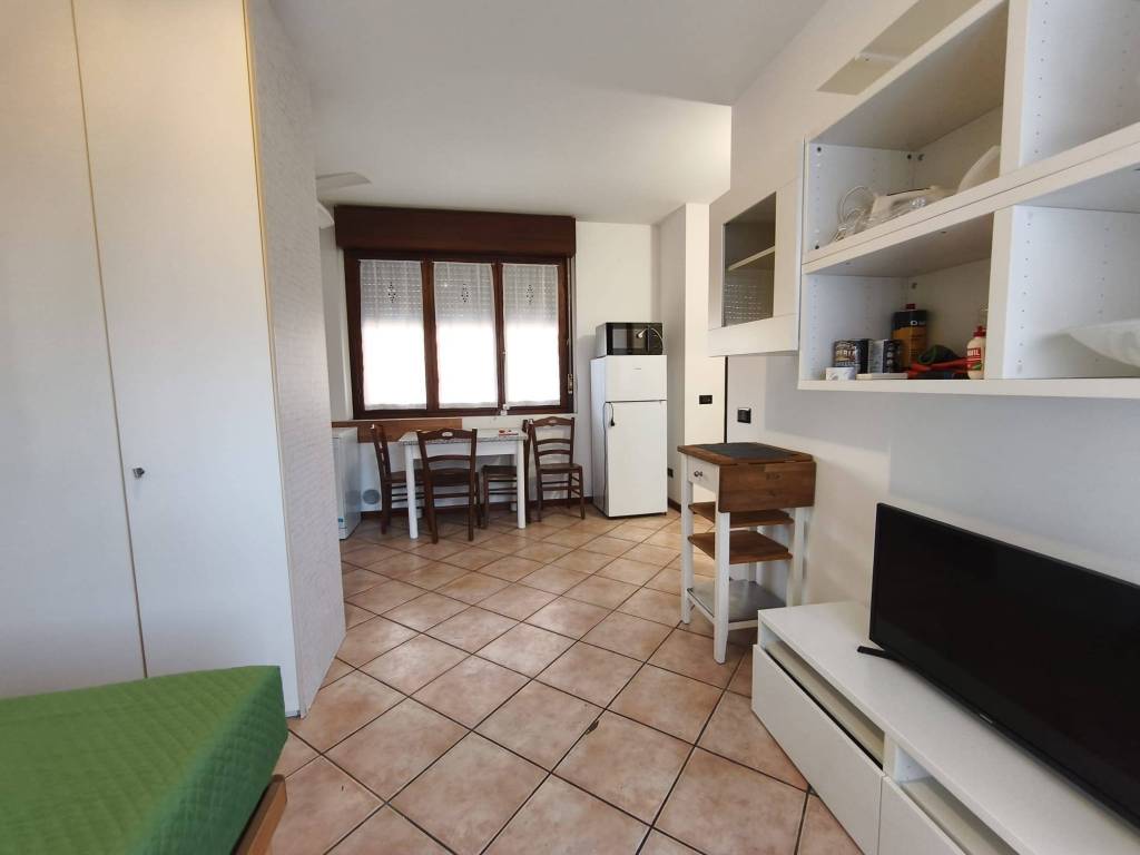 appartamento in affitto a Rho in zona Biringhello
