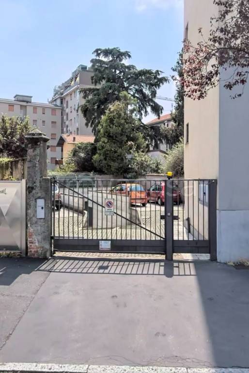 box auto in affitto a Rho