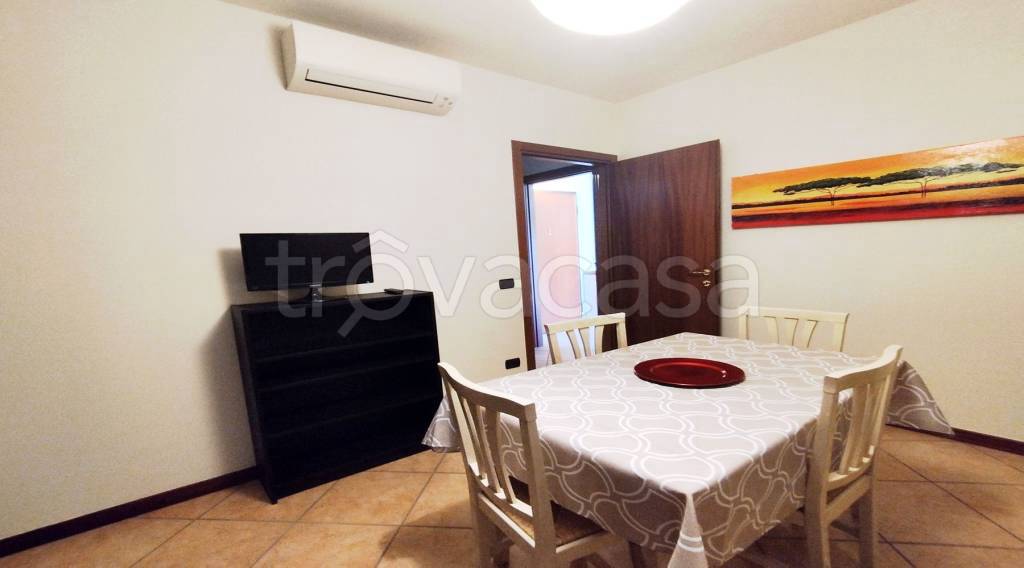 appartamento in affitto a Rho in zona Castellazzo