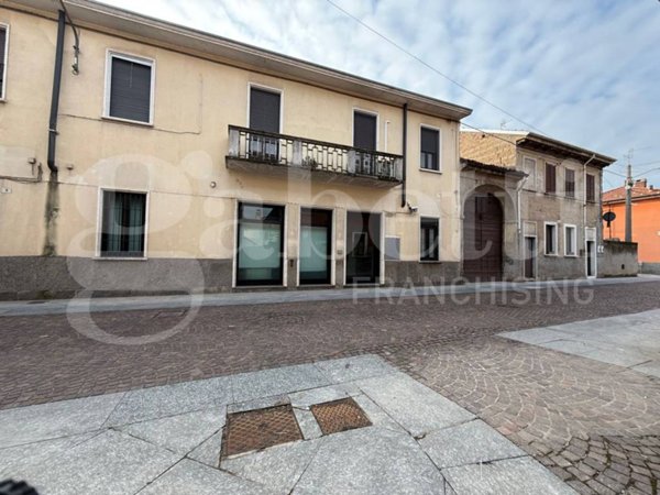 negozio in affitto a Robecchetto con Induno