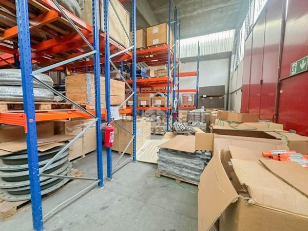 capannone in affitto a Rodano