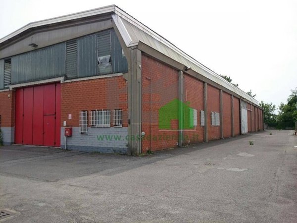 locale commerciale in affitto a Rodano