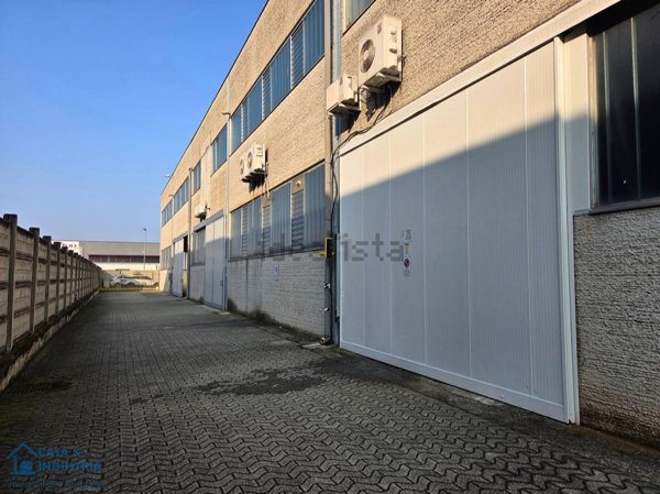 locale di sgombero in affitto a Rodano