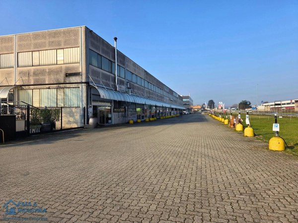 negozio in affitto a Rodano