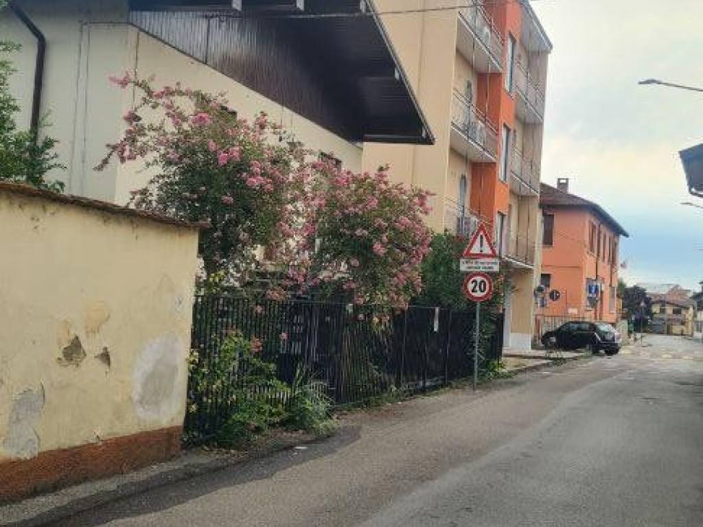 appartamento in affitto a Rosate