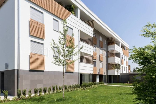 appartamento in affitto a Rosate